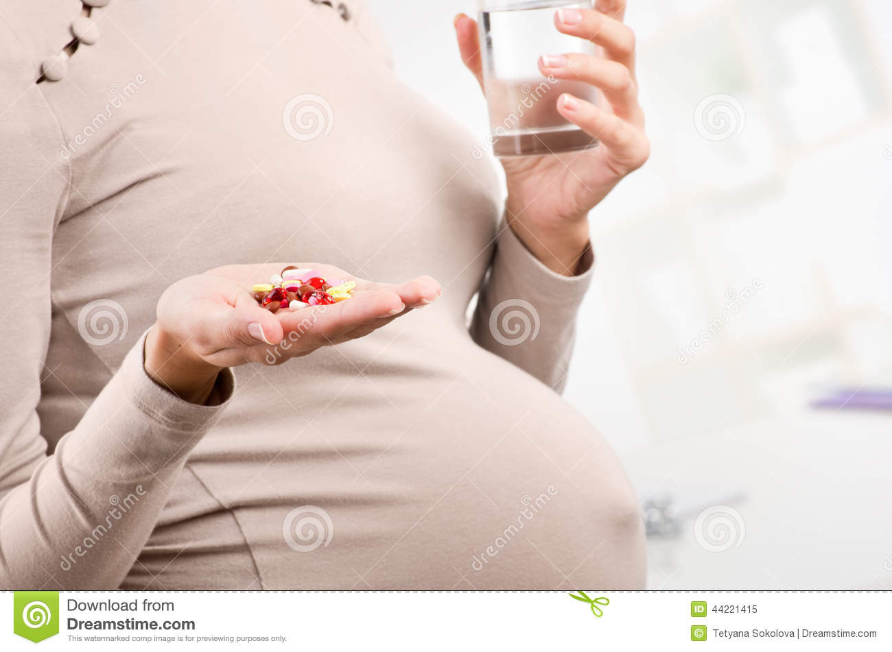 Заболевания после беременности. Беременность. Профилактика беременной. Беременность и лекарства. Беременные и таблетки.
